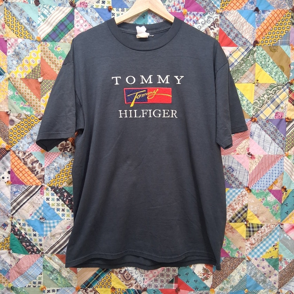 Vintage Y2K Tommy Hilifger Embroidred Black T Shirt Size XL